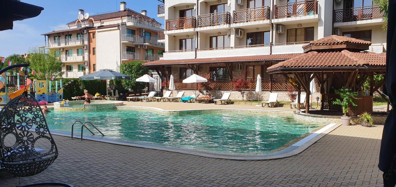 Mm Complex Apartment Primorsko Bagian luar foto