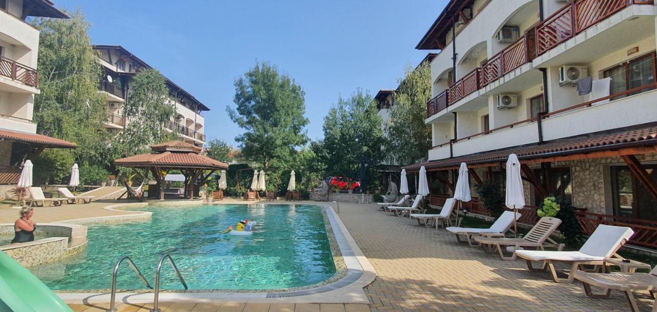 Mm Complex Apartment Primorsko Bagian luar foto